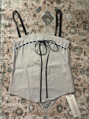 Zemeta Lace-Trim Tank Top in Light Gray